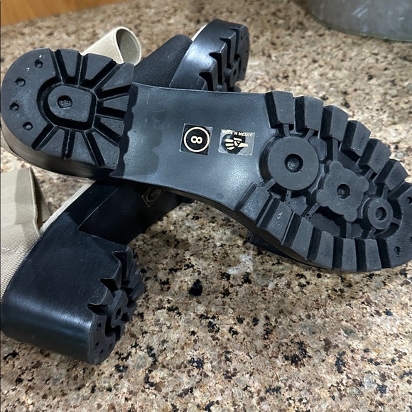 Charleston shoe company Monterey heeled sandals, size 8 - Picture 6 of 12